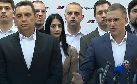SNS UZVRAĆA OPOZICIJI Ujedinila vas je mržnja prema Vučiću i želja da Srbija postane Ukrajina ili Makedonija
