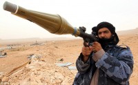 ŠTA REĆI POSLE OVOGA: Džihadista hteo ručnim lanserom da raznese neprijatelja, ali … – VIDEO