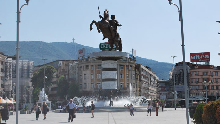 Skoplje: 12 uhapšenih, povređen novinar