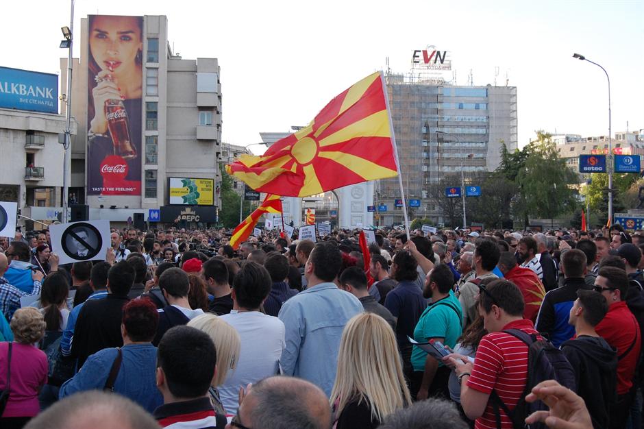  Skoplje: Demonstranti bacali kamenice i baklje