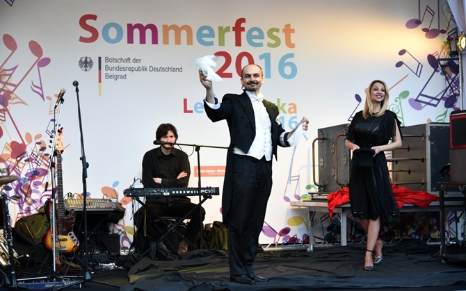 Sommerfest Party održan u rezidenciji nemačkog ambasadora