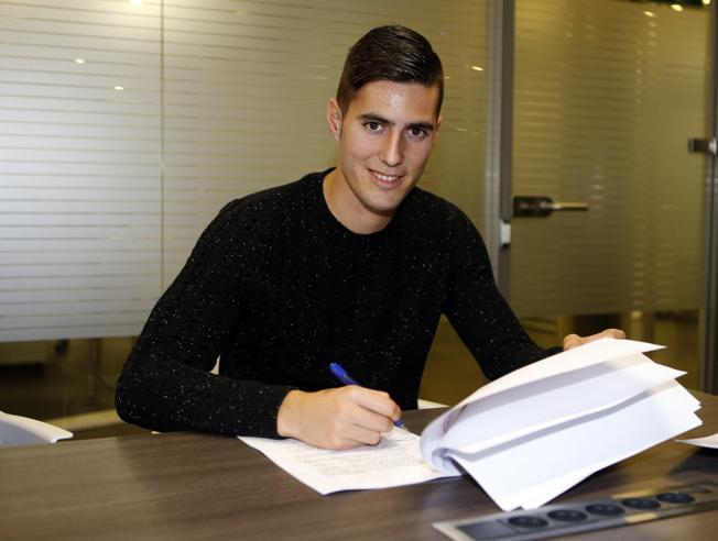 Španska serija - Okoreli navijač Reala potpisao za Barsu, a onda je nastao pravi šok! (foto)