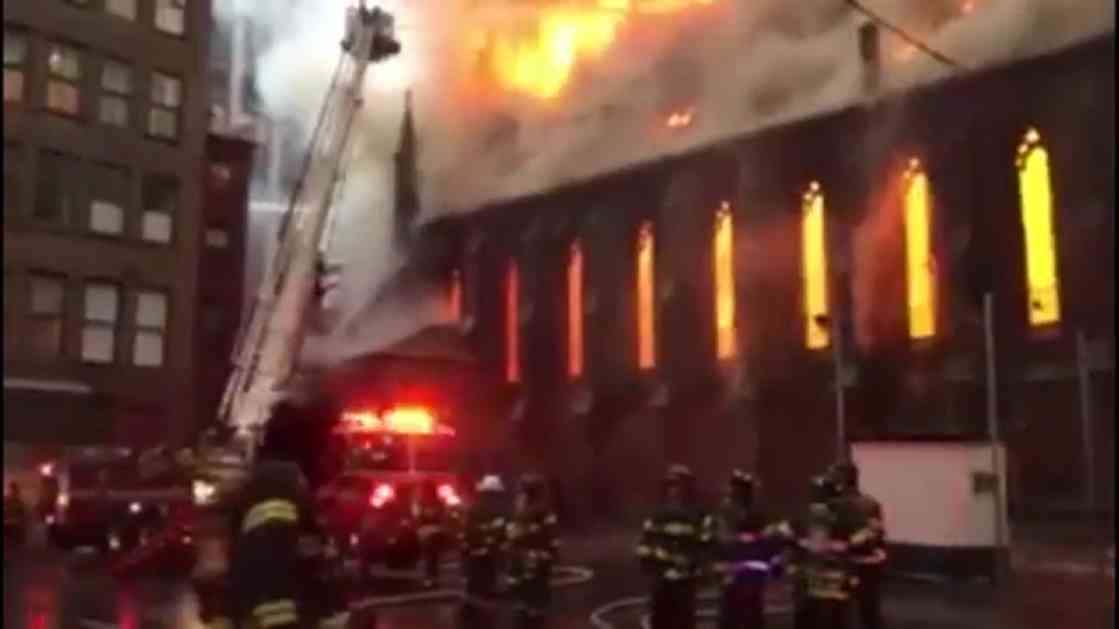 Stravičan požar uništio srpsku crkvu na Menhetnu