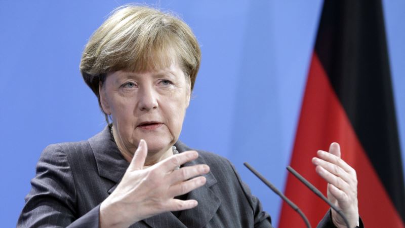 Sve veći pritisak na Merkel zbog migranata