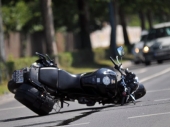 TEŠKA SAOBRAĆAJKA: Povređen motociklista