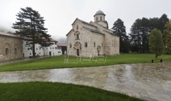Tači podržao odluku o vraćanju imovine manastiru Visoki Dečani