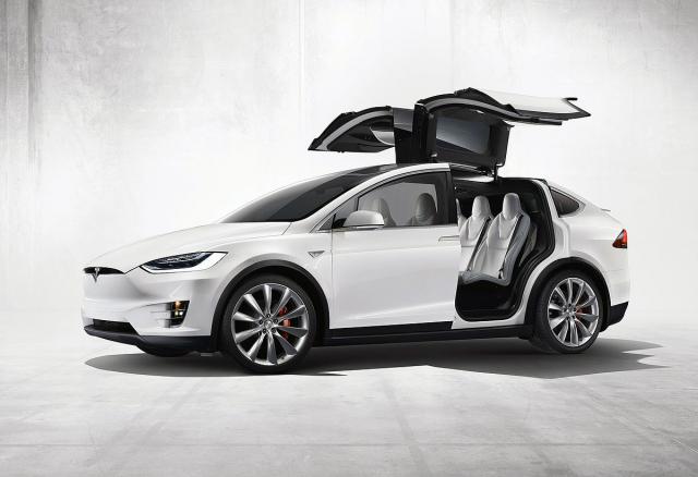 Tesla predstavio novi najjeftiniji Model X