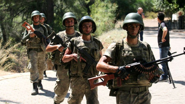 Turska, još traje potera za preostalim pučistima