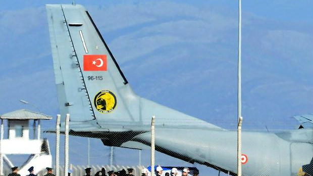 Turska uputila u Rusiju avion sa telom ubijenog pilota