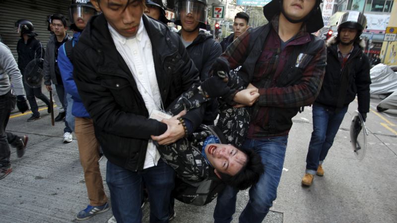 U Hong Kongu sukobi policije i demonstranata