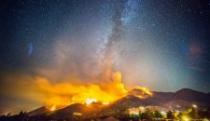 U VATRU! Lovac na požare pravi DOSLOVNO najvrelije fotografije na svetu