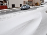 U gradu prohodno, snežni nanosi na lokalnim putevima