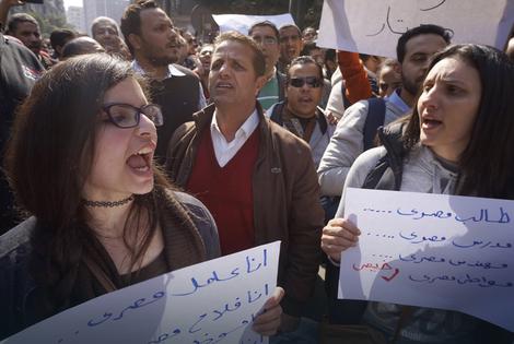 UDATE EGIPĆANKE SPREMNE NA NEMORAL Bloger osuđen u Egiptu jer je vređao žene