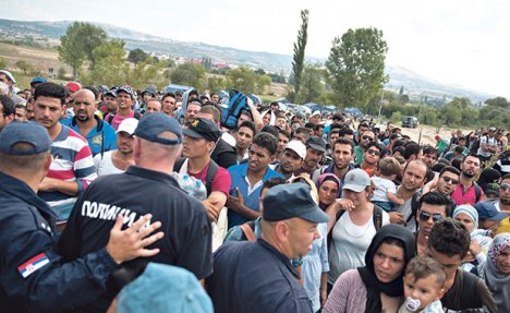 UPOZORENJE: Ni proleće ne donosi rešenje za migrante, u Srbiju će ih doći još više