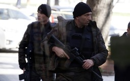 
					Uhapšena tri Rusa u vezi s napadom u Istanbulu, De Mezijer stiže u Tursku 
					
									