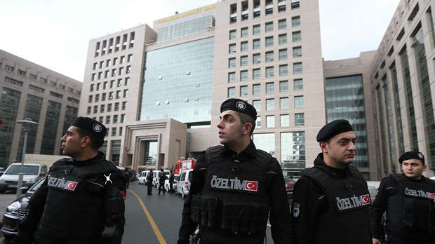 Uhapšena tri vojnika zbog napada na Erdoganov hotel u puču