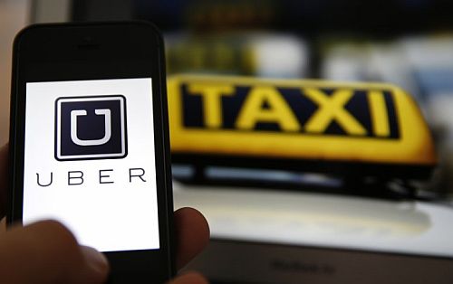 VIDEO: Bebu rođenu u taksiju nazvali Uber