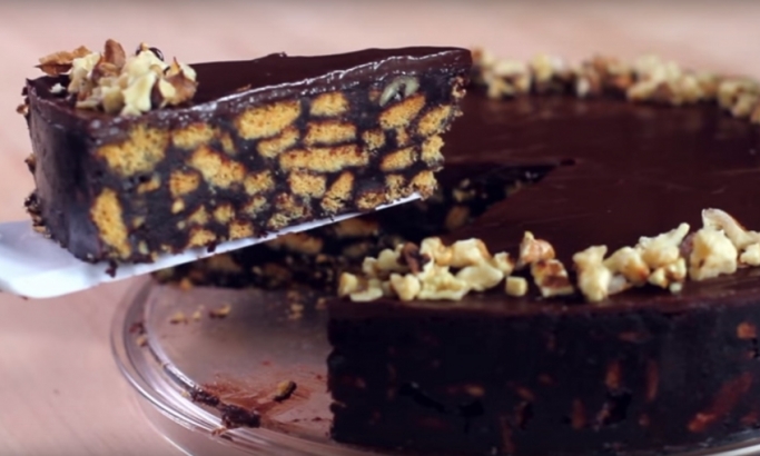 VIDEO: Brza čokoladna torta koja se ne peče