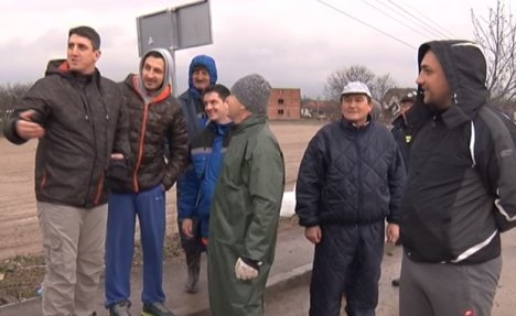 (VIDEO) ČEKA ROBIJU I JAČA NASIP: Kristijan Golubović se bori protiv poplave u Čačku