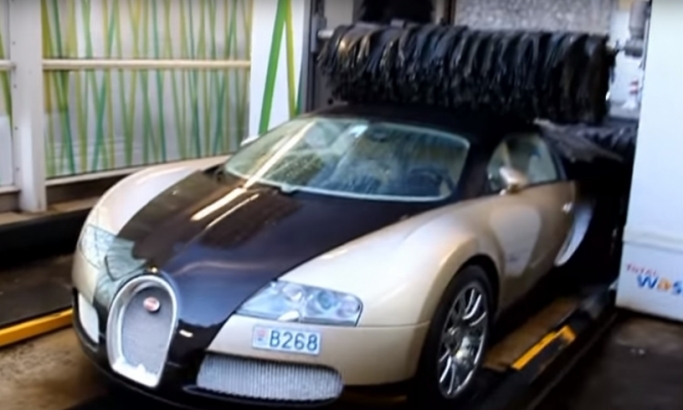 VIDEO: Da li biste ovako tretirali automobil vredan nekoliko miliona evra?