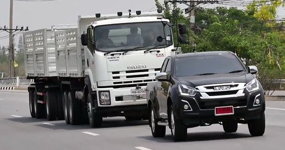 VIDEO: Isuzu D-MAX pikap povukao kamion od preko 50 tona