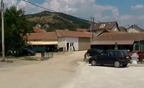 (VIDEO) KOD NJIH ŠVERCUJU LJUDE NA VELIKO: Albansko selo krijumčara očekuje mušterije