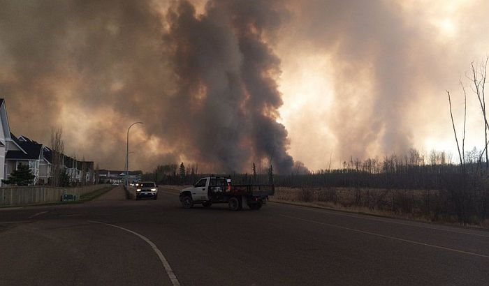 VIDEO: Ogroman požar u Kanadi, evakuiše se ceo grad
