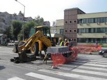 VIDEO: Otvoreno gradilište semafora na Novom naselju, radnici presekli cev