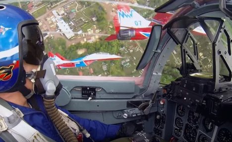 (VIDEO) POGLEDAJTE SPEKTAKL NA NEBU: Ruski avioni uvežbavaju nastup za Dan pobede!