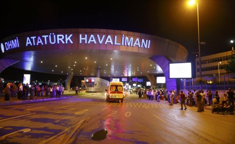 (VIDEO) POPRIŠTE MASAKRA U ISTANBULU: Trenutak straha posle eksplozije