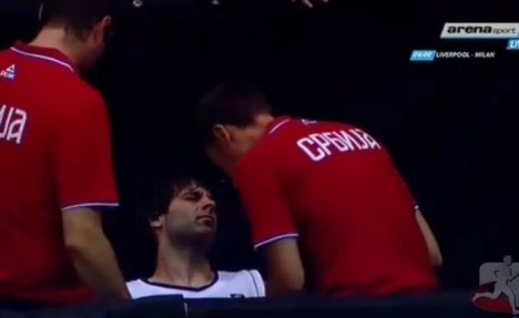 VIDEO  Poraz orlova od Argentine, Teo povredio ruku pred Igre! Uhvatio se za šaku, istrčao sa terena