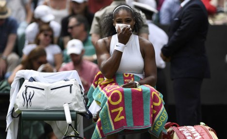 (VIDEO) SKLANJAJ SE KO MOŽE: Evo kako izgleda kada se Serena Vilijams naljuti i baci reket