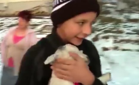 (VIDEO) SREĆAN KRAJ PRIČE KOJA JE DIRNULA REGION: Mališa koji je želeo samo kozu dobio mnogo više!
