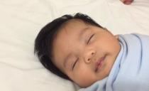 (VIDEO) TATA GENIJE: Smislio je način da uspava bebu za manje od minuta. Evo kako
