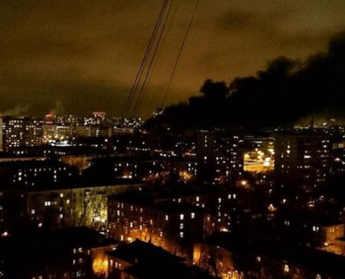 VIDEO: Ugašen veliki požar u fabrici u Moskvi