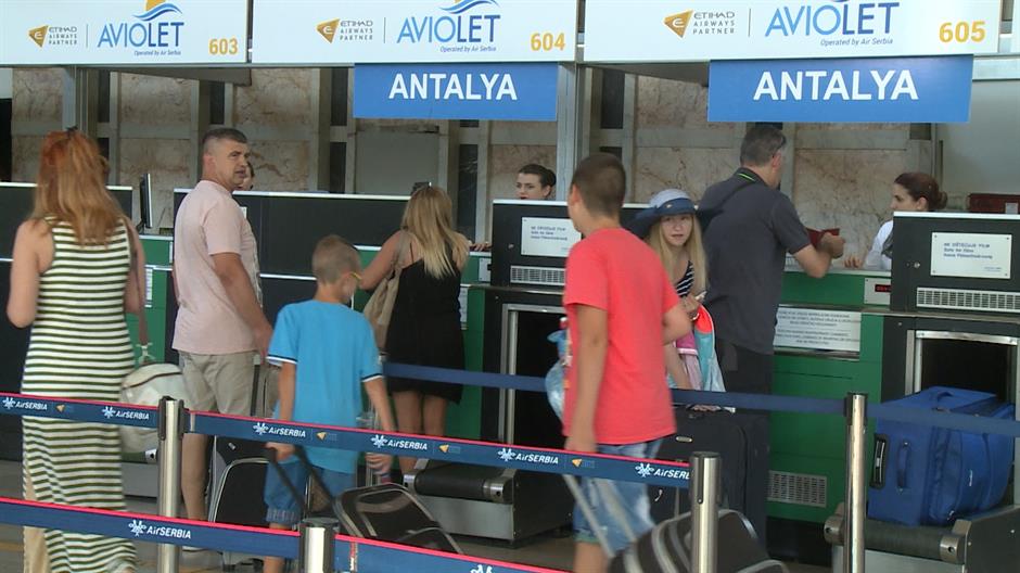 Vanredno stanje ne plaši srpske turiste, ne otkazuju Tursku