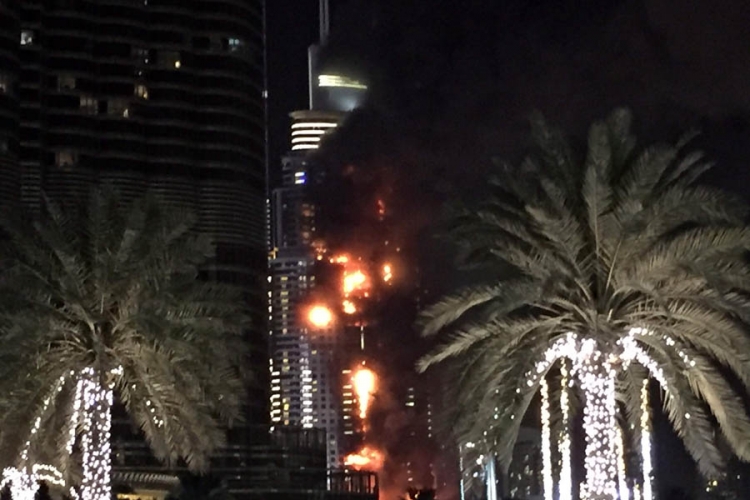 Veliki požar u blizini Burdž Kalife, nema žrtava
