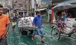 Više od 20 mrtvih u udaru ciklona u Bangladešu