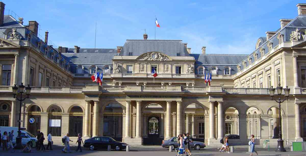 Vlada Francuske dekretom nametnula reforme