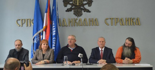 Vlast traži da se radikalima sudi u Srbiji