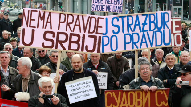 Vojni penzioneri protestovali u centru Beograda