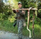 Vojnik u BiH ubio zmiju dugačku tri metra (FOTO)