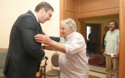 
					Vučić i bivši predsednik Urugvaja o saradnji 
					
									