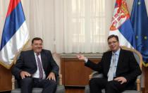 Vučić odvraća Dodika od referenduma