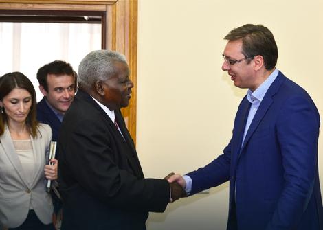 Vučić zvanično pozvan da poseti Kubu