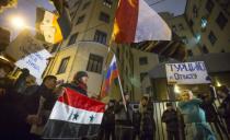 ZABILI STE NAM NOŽ U LEĐA: Više od 600 ljudi protestovalo ispred ambasade Turske u Moskvi