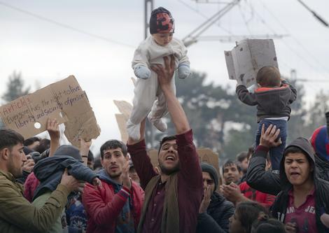 ZAHTEV GRČKE Ko ne primi izbeglice, treba da dobije SANKCIJE
