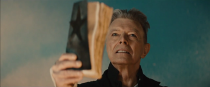 Zasijala crna zvezda Davida Bowiea (video)