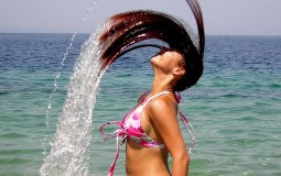 
					Zaštitite kosu od sunca i soli 
					
									