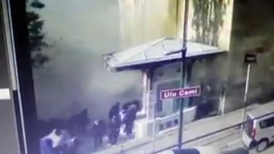 Žena se raznela ispred džamije u Turskoj